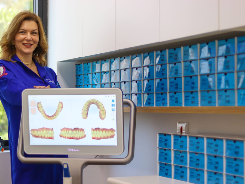 Foto de Dra Luciana Bonfim Ortodontia Invisalign Doctor no Brooklin SP