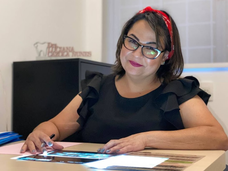 Foto de Dra. Luciana Cazola Nunes