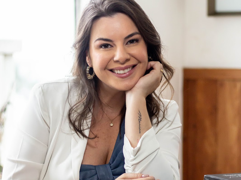 Foto de Dra. Luciana Coelho - Harmonização Facial