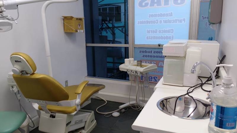 Foto 3 de Dra Luciana Crespo Goulart . Dentista em São Gonçalo. Especialista em tratamento de canal.