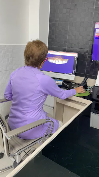 Foto 3 de Dra. Luciana Fonseca Pereira - Dentista em Goiânia