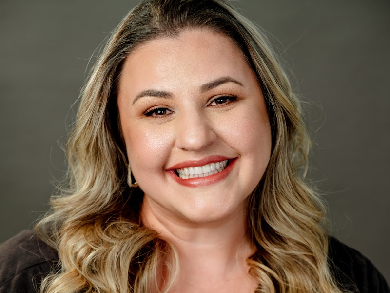 Foto 6 de Dra Luciana Lima | Dentista em Santana | Emergência | Siso | Implantes | Prótese Dentária