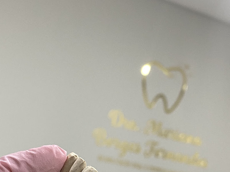 Foto 2 de Dra. Luciana Mara - Periodontista