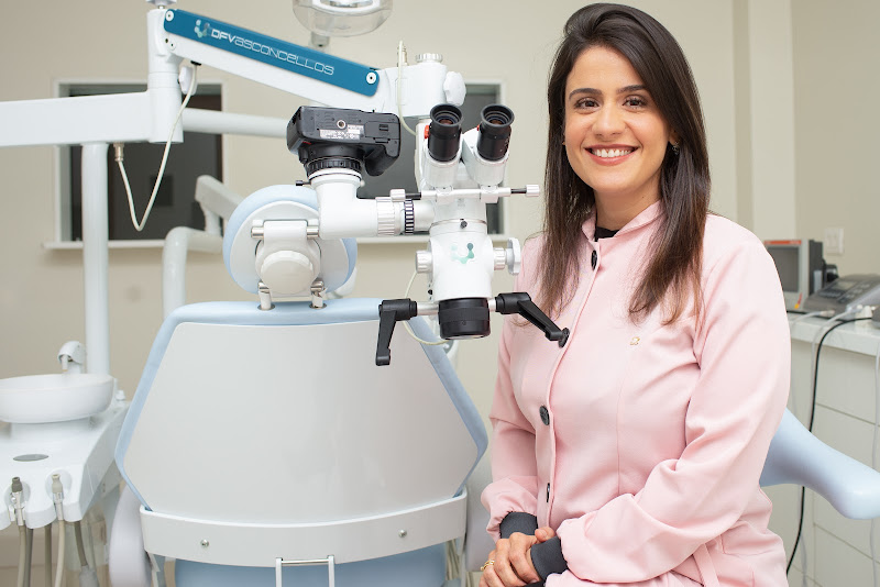Foto 2 de Dra. Luciana Mascarenhas - Dentista Endodontista