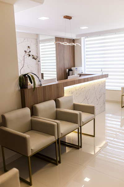 Foto 3 de Dra. Luciana Siqueira - Harmonização Facial