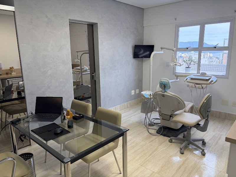 Foto 3 de Dra.Luciana Zampier/ Cirurgiã-dentista