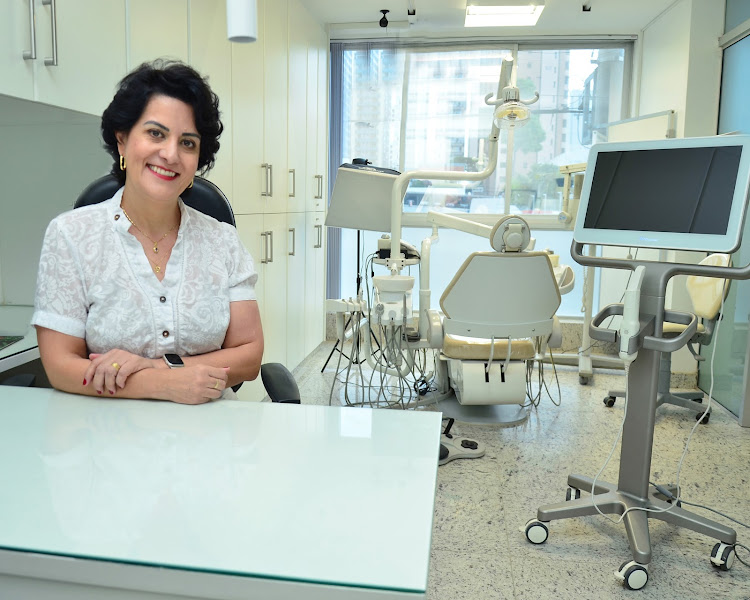 Foto 2 de Dra. Luísa Helena Dentista Especialista