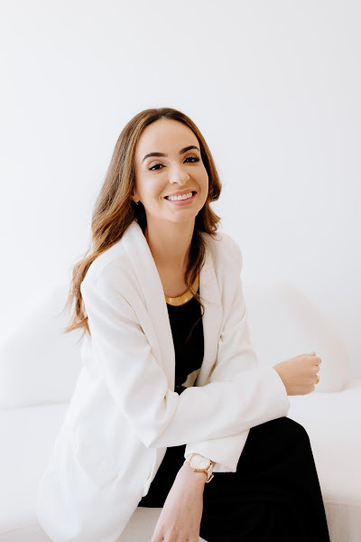 Foto 2 de Dra. Luísa Oliveira | Harmonização Facial e Lipo de Papada Pampulha BH