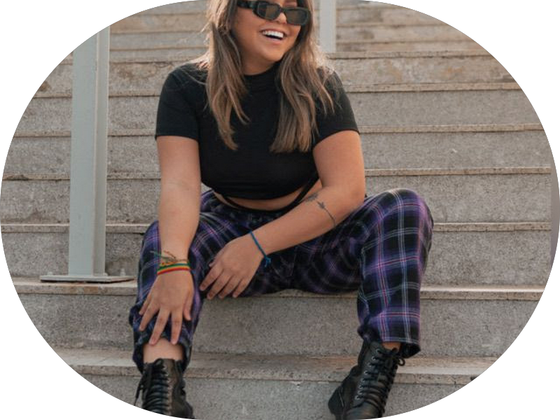 Foto 2 de Dra. Luíza Lazzarini | Dentista | Lentes em Resina | Clareamento Dental