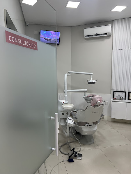 Foto 3 de Dra Luiza Paraboni Cirurgiã Dentista