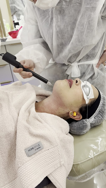 Foto 4 de Dra. Manu Barcelos - Referência em Rejuvenescimento Facial