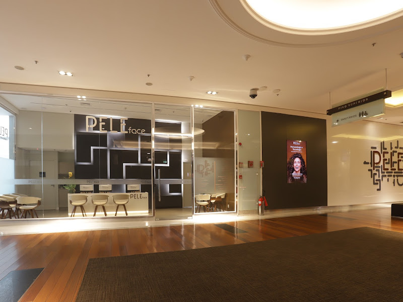 Foto 10 de Dra. Manu Barcelos - Referência em Rejuvenescimento Facial