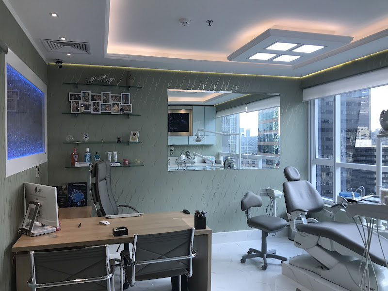 Foto 11 de Dra. Manu Barcelos - Referência em Rejuvenescimento Facial