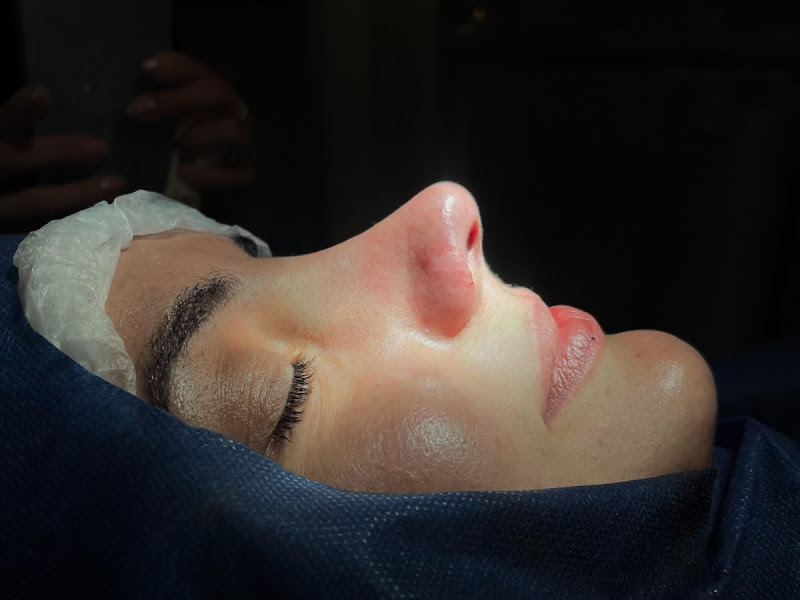 Foto 12 de Dra. Manu Barcelos - Referência em Rejuvenescimento Facial