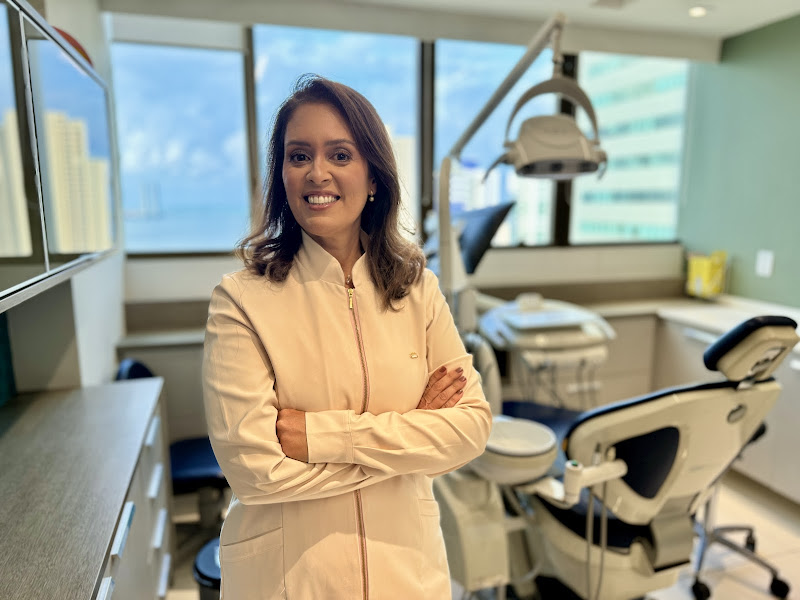 Foto 2 de Dra. Manuela Calado - Hipersensibilidade | Retração gengival | Lesões não cariosas | Apneia do sono | Bruxismo | Refluxo