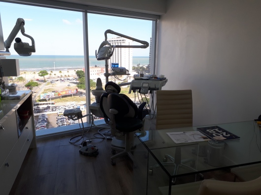 Foto 3 de Dra. Manuela Lombardi, Dentista