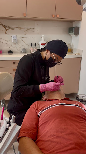 Foto 3 de Dra. Maraisa Silva- Cirurgiã Dentista- Campina Grande-PB