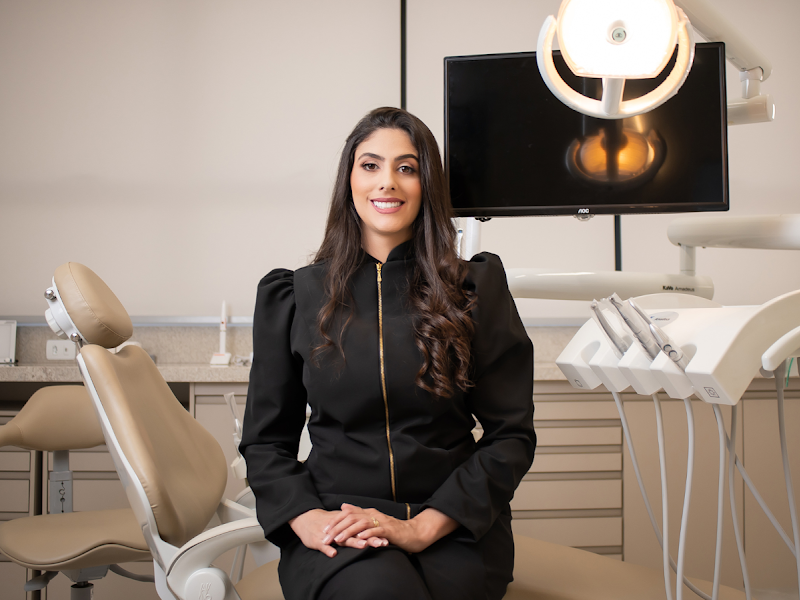 Foto 2 de Dra. Marcela Cândido - Dentista e Odontologia Especializada Poços de Caldas