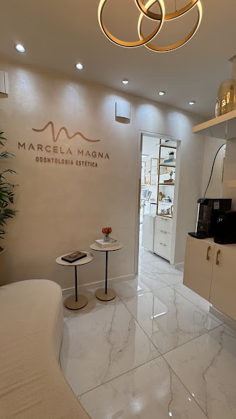 Foto 2 de Dra. Marcela Magna | Dentista | Ortodontista | Invisalign Doctor | Referência em Clareamento Dental | Maceió