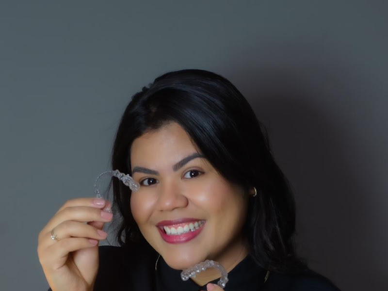 Foto 7 de Dra. Marcela Magna | Dentista | Ortodontista | Invisalign Doctor | Referência em Clareamento Dental | Maceió