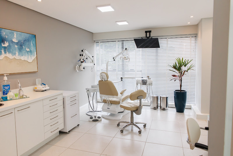 Foto 2 de Dra Marcele Bizinella e Dra Tamiris Krüger - Odontologia Especializada - Harmonização Facial