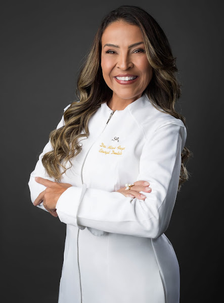 Foto 2 de Dra. Márcia Fraga Dentista e Harmonização Vila Valqueire | Preenchimento Labial, Mento, Mandíbula, Olheiras e Botox |