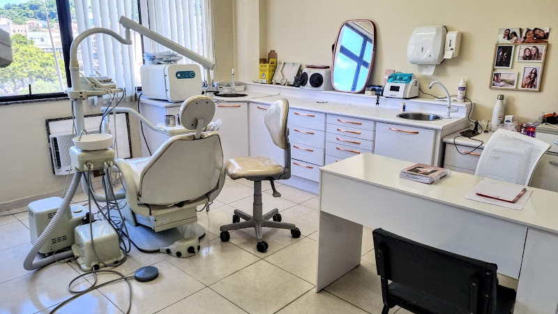 Foto 3 de Dra. Márcia Fraga Dentista e Harmonização Vila Valqueire | Preenchimento Labial, Mento, Mandíbula, Olheiras e Botox |