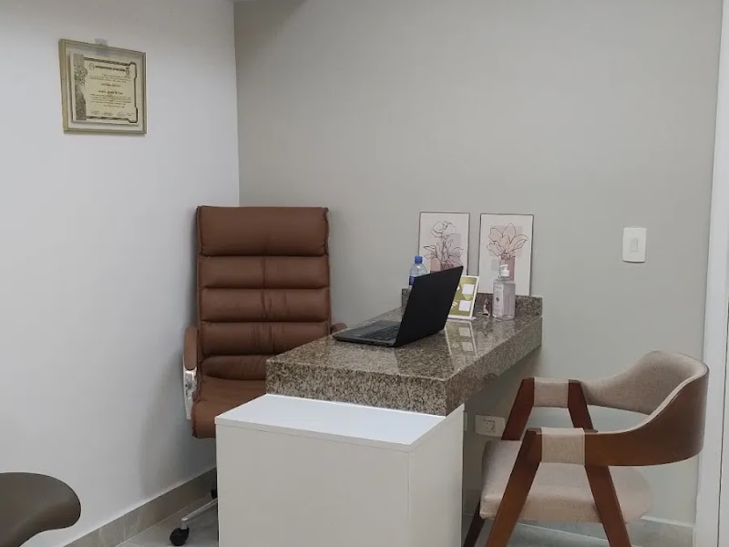 Foto 8 de Dra Marcia Geny Schweitzer Queiroz - Dentista, Ortodontista, Alinhadores Ortodônticos