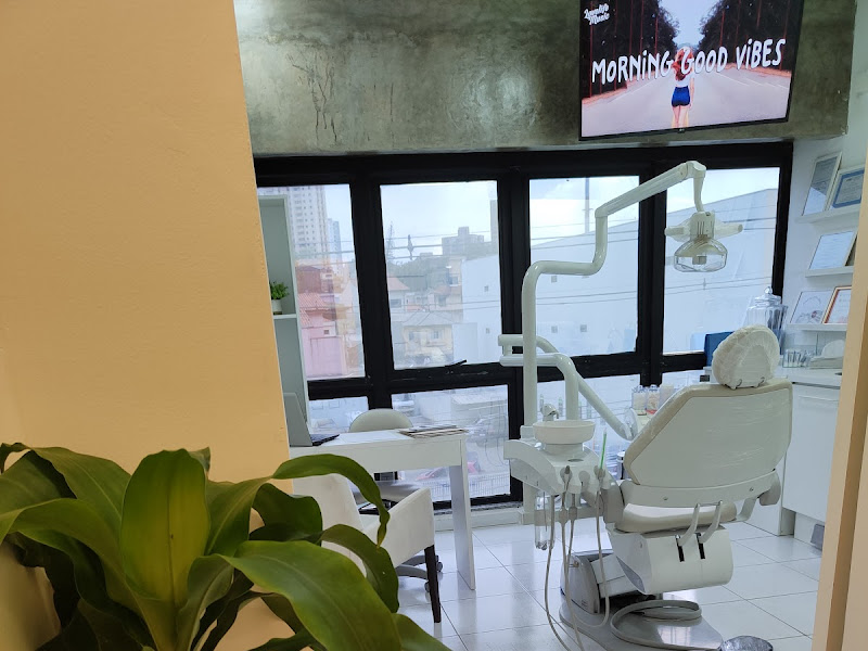 Foto 10 de Dra Maria Carolina Cirurgiã Dentista Vila Prudente | Implante | Tratamento de canal | Clareamento