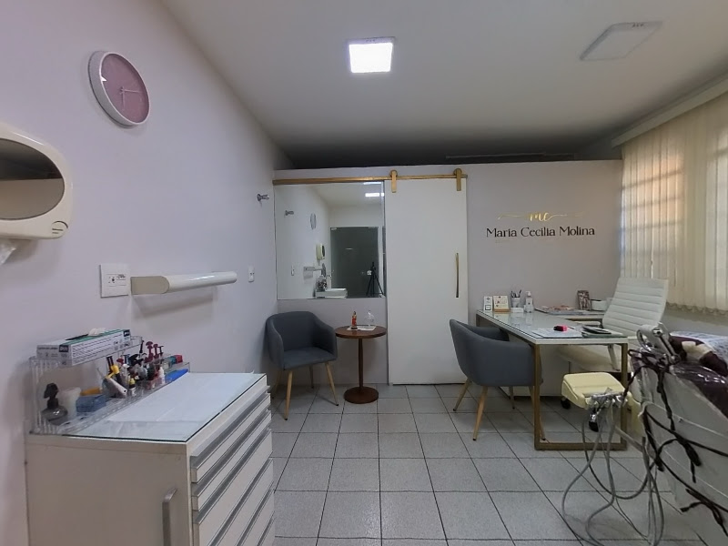 Foto 2 de Dra. Maria Cecília Molina - Odontologia Estética e Funcional