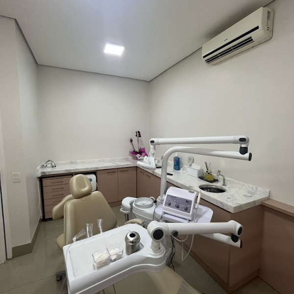 Foto 3 de Dra. Maria Clara Barroso | Implantes e Odontologia Personalizada