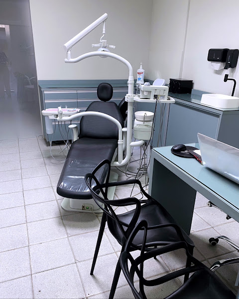 Foto 2 de Dra Maria Clara Moreira - Dentista