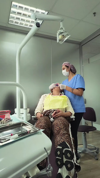 Foto 4 de Dra Maria Gabriela R. De Lima - Cirurgiā Dentista | Aclimação - Vergueiro