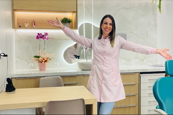 Foto 2 de Dra. Maria Júlia Buerger - Dentista em Camboriú | Odontologia Humanizada