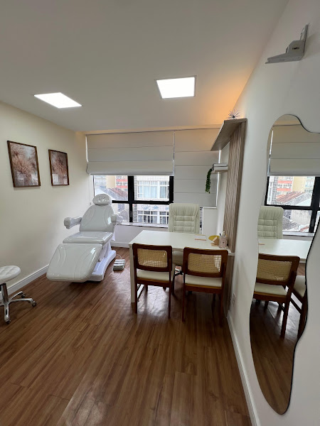 Foto 2 de Dra. Maria Luísa Thomaz | Harmonização Facial em Niterói