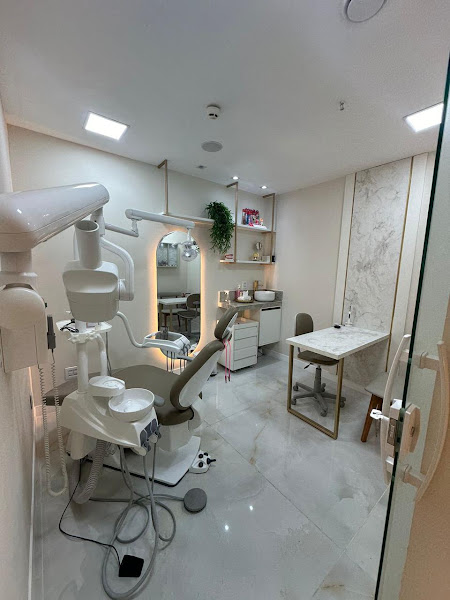 Foto 3 de Dra. Maria Luiza Horta | Dentista em Vila Velha | Facetas em Resina | Harmonização Facial
