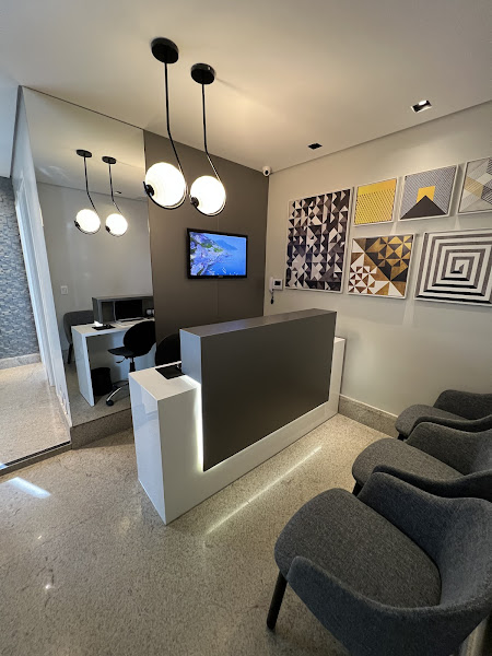 Foto 4 de Dra. Maria Tereza Andrade Aragão - Consultório Odontológico - Endodontia / Canal com Microscópio