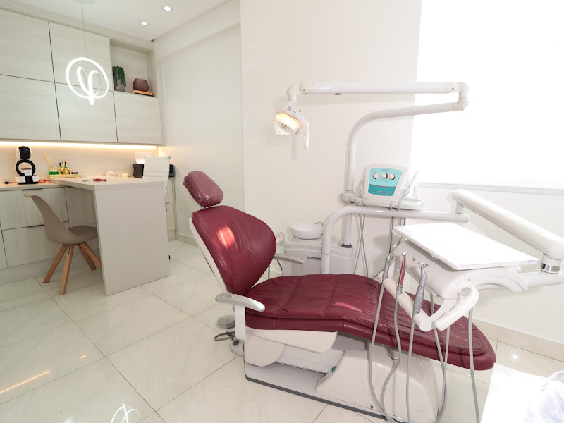 Foto 2 de Dra. Mariana Achy de Afonseca - Cirurgiã Dentista Periodontista