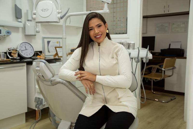 Foto 2 de Dra. Mariana Araújo | Odontologia