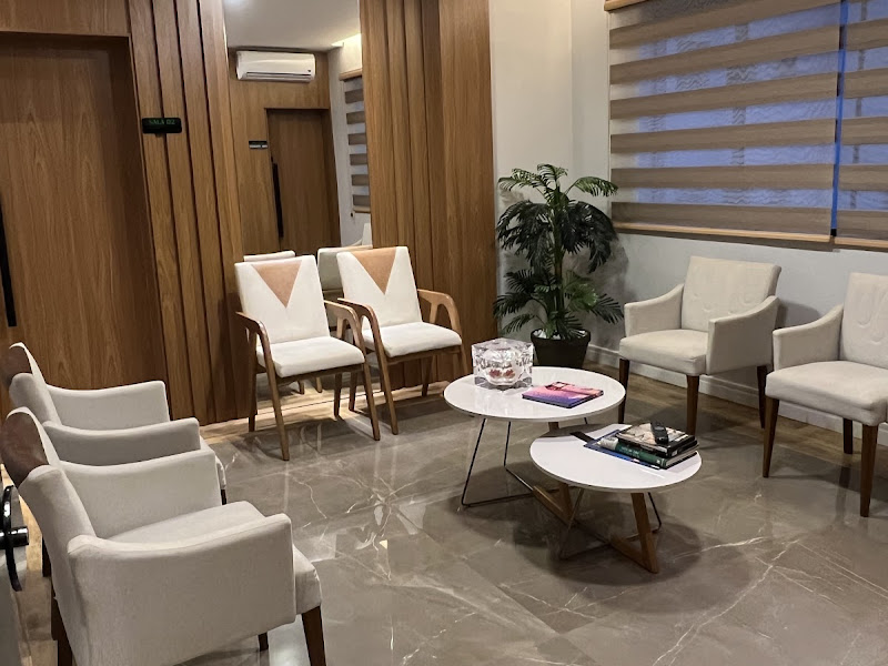 Foto 3 de Dra. Mariana Barcella | Harmonização Facial e Estética Avançada