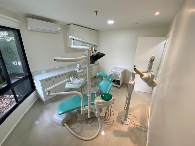 Foto 3 de Dra Mariana Lovison - Clínica Lovison Odontologia no Morumbi - SP