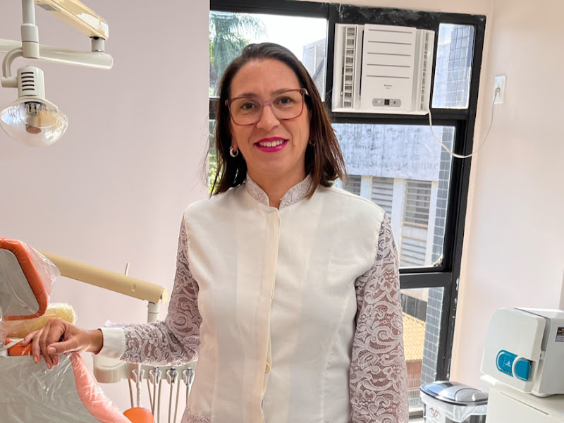 Foto 7 de Dra Mariana Paskakulis USP Implantes - Clareamento Dental - Harmonização - Dentista Jundiaí