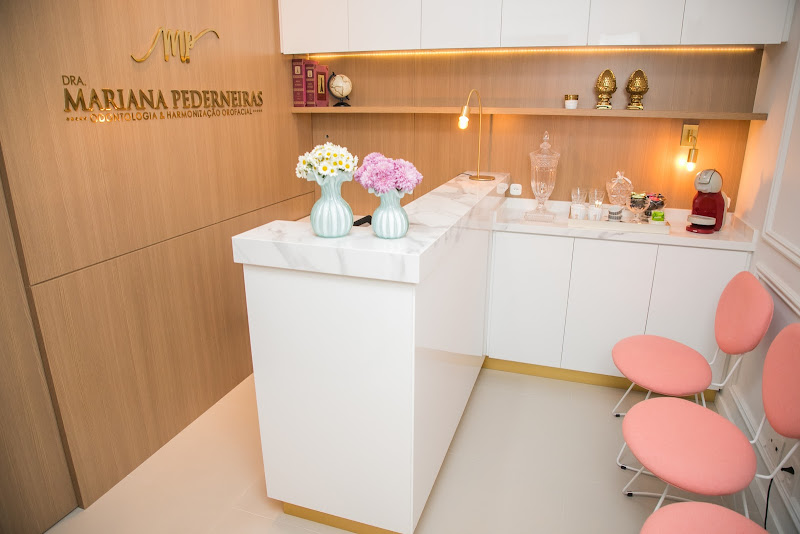 Foto 2 de Dra Mariana Pederneiras Odontologia e Harmonização Orofacial