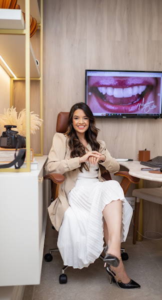 Foto 2 de Dra. Mariana Quites | Odontologia estética ( facetas em resina)