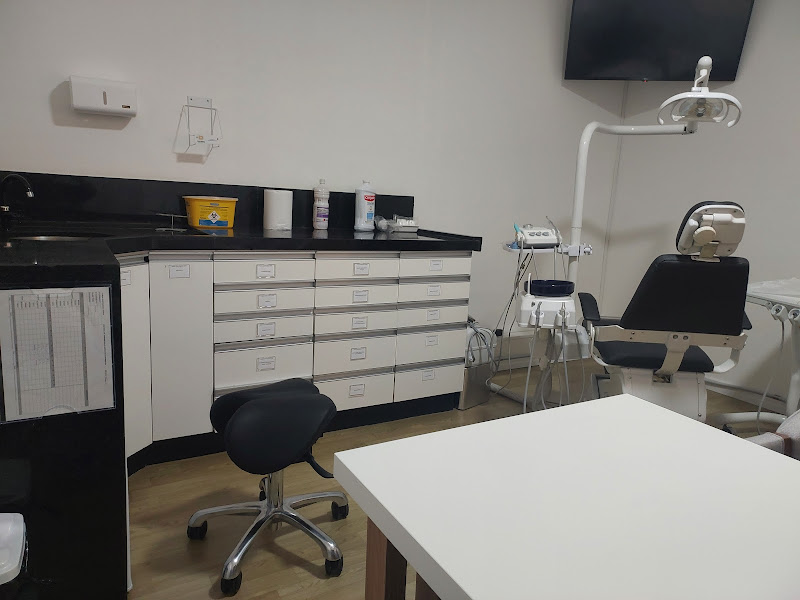 Foto 2 de Dra. Mariane Reis - Cirurgiã Dentista