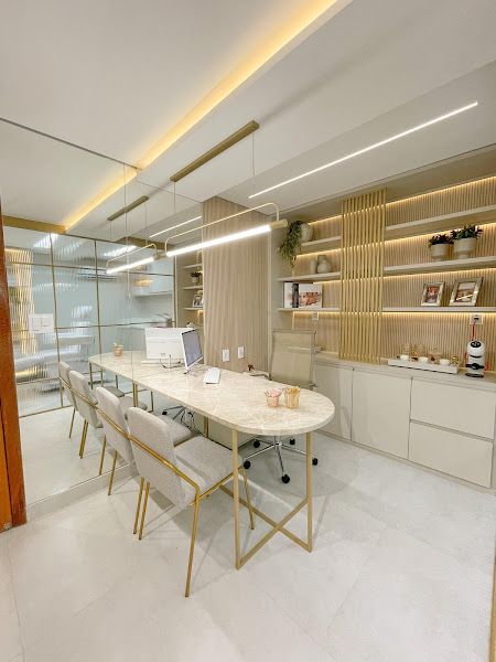 Foto 3 de Dra. Mariella Sales - Harmonização Facial, Botox, Preenchimento labial em Teófilo Otoni