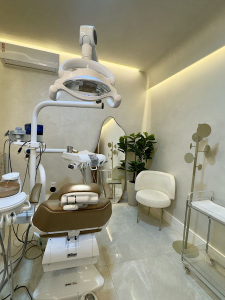 Foto 3 de Dra. Marina Albuquerque | clareamento dental, Restauração, tratamento de canal
