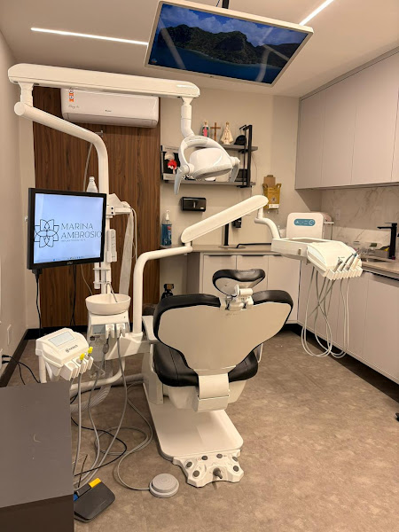 Foto 3 de Dra. Marina Ambrósio | Especialista em Implantes Dentários em Governador Valadares