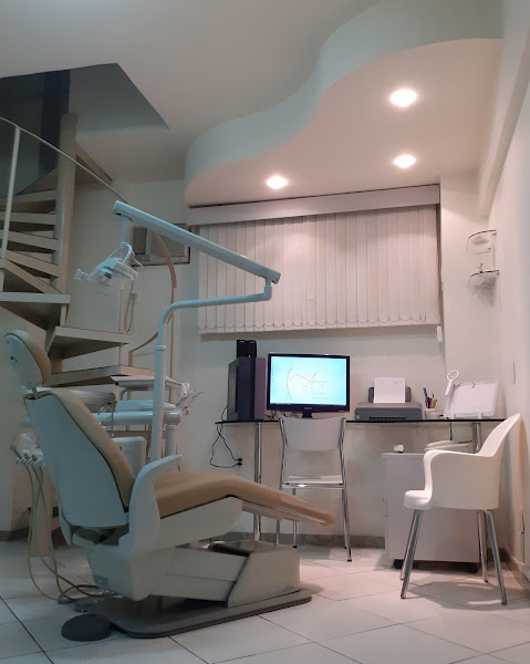 Foto 2 de Dra. Marina Araújo - Ortodontia e Odontologia Estética