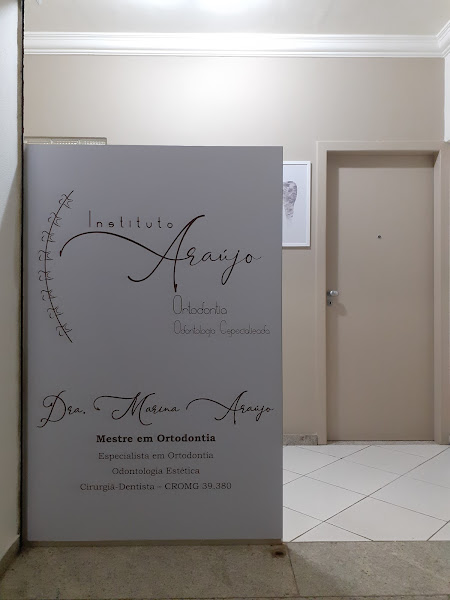 Foto 3 de Dra. Marina Araújo - Ortodontia e Odontologia Estética